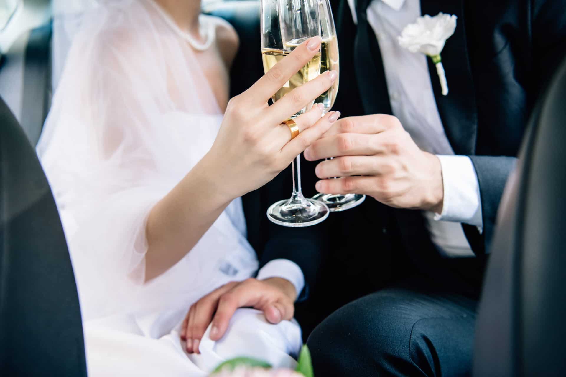 10 Reasons You Need to Rent a Limo For Your Wedding